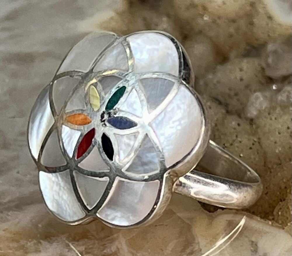 950 Peruvian Silver Carved Mother Of Pearl Multicolor Inlay Flower Ring Sz 7